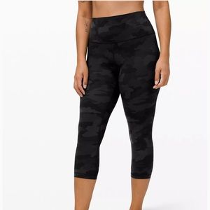 LuLulemon Align crop 21” camo